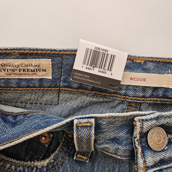 Levi's Wedgie High Rise Tapered Jeans Womens 23 Blue Medium Wash Mom Jeans - Picture 3 of 11